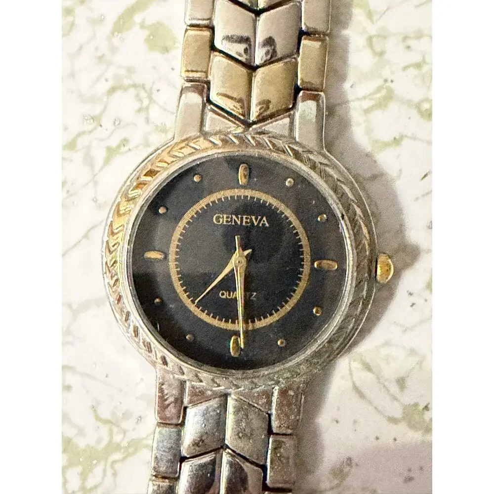 Geneva Quartz Women’s Silver Tone Stretch Band Watch Black Dial Needs Battery